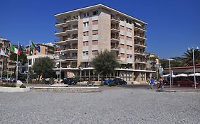 Gaiavacanze Beach Apartment