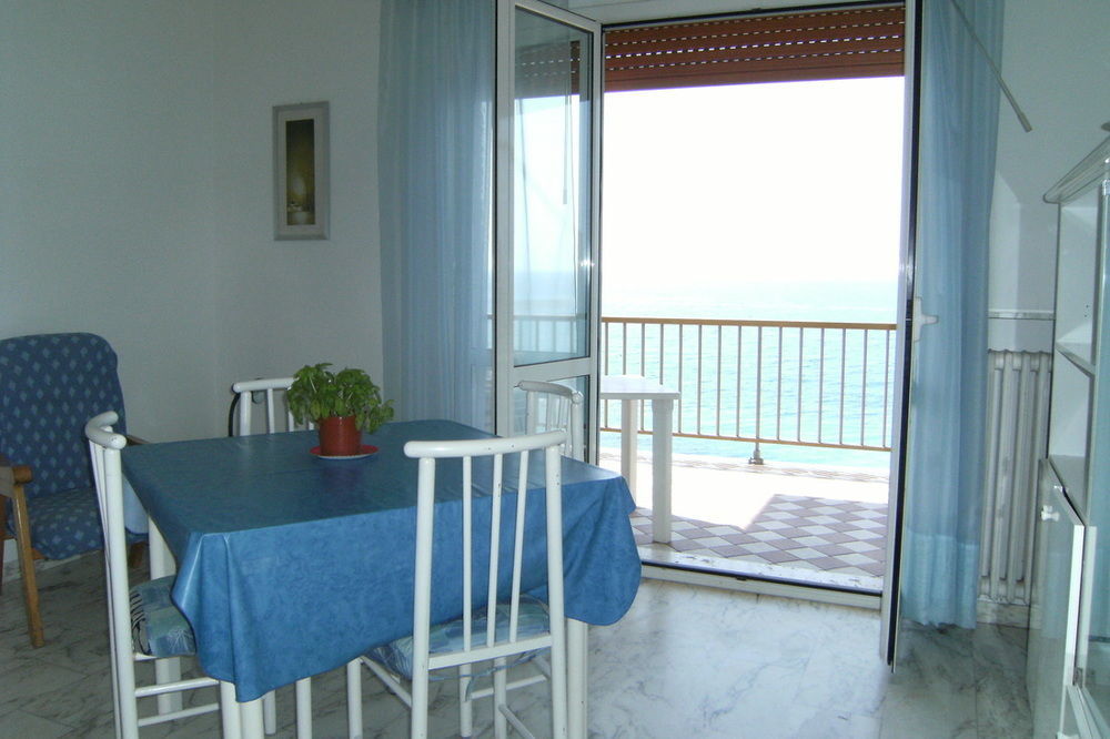 Gaiavacanze Beach Apartment Bordighera Exteriér fotografie